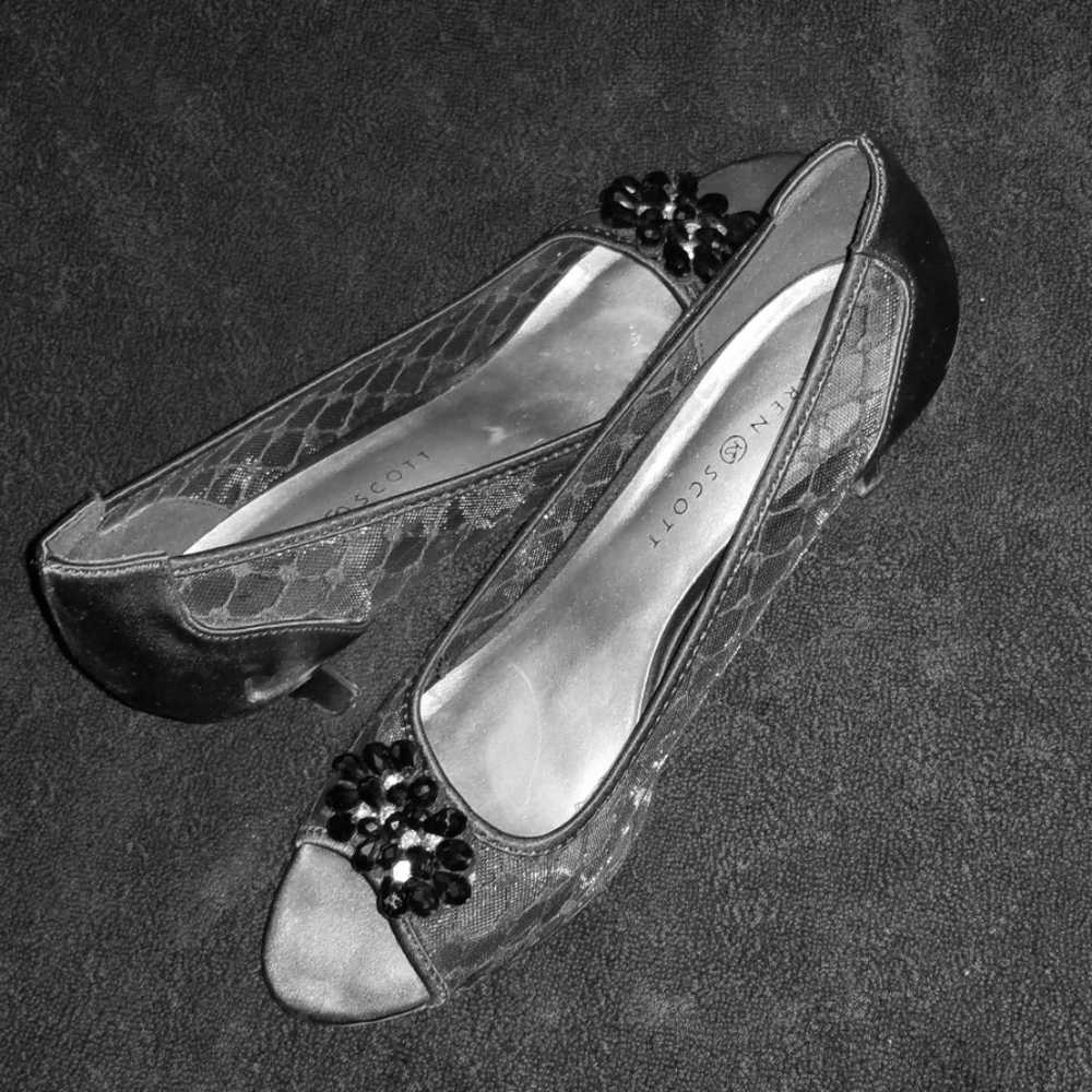 KAREN SCOTT black heels